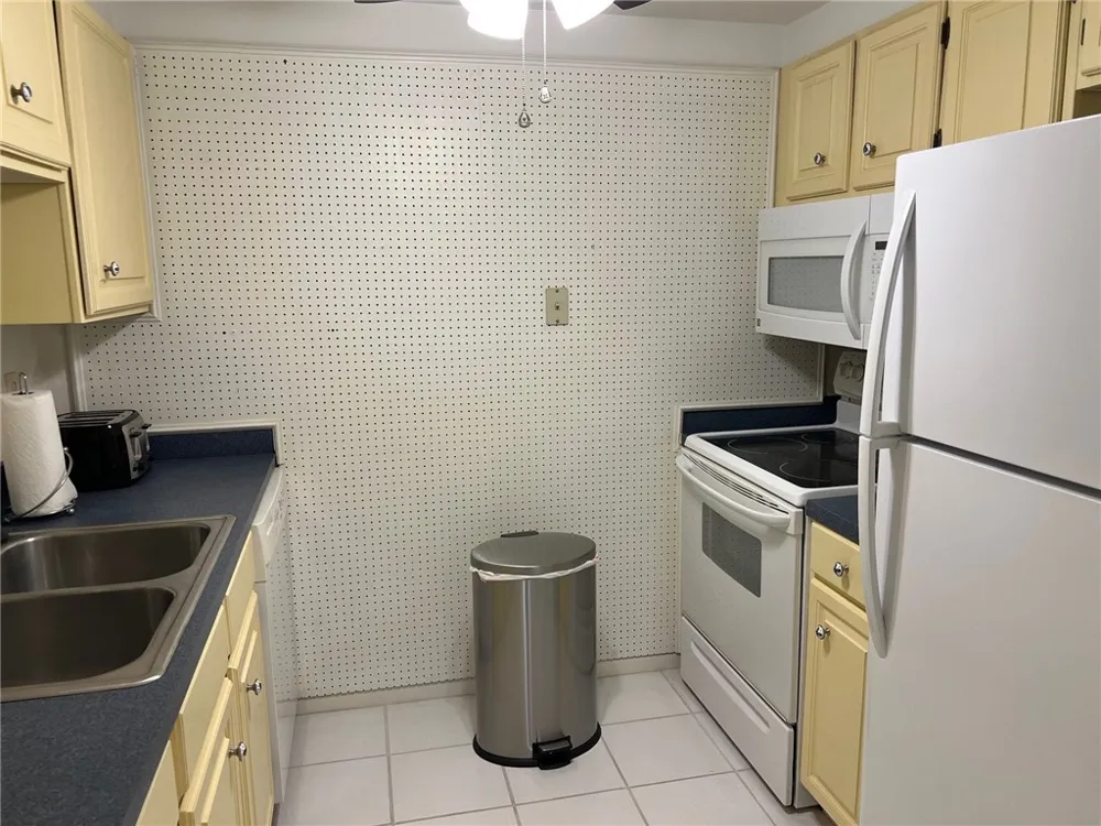 520 S Chaparral Street #204 Corpus Christi, TX 78401