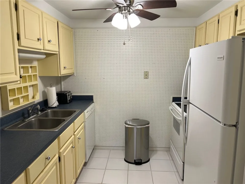 520 S Chaparral Street #204 Corpus Christi, TX 78401