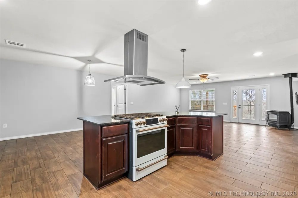 10704 Jackson Highway Lincoln, AR 72744