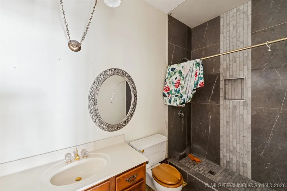 303 Smith Vinita, OK 74301