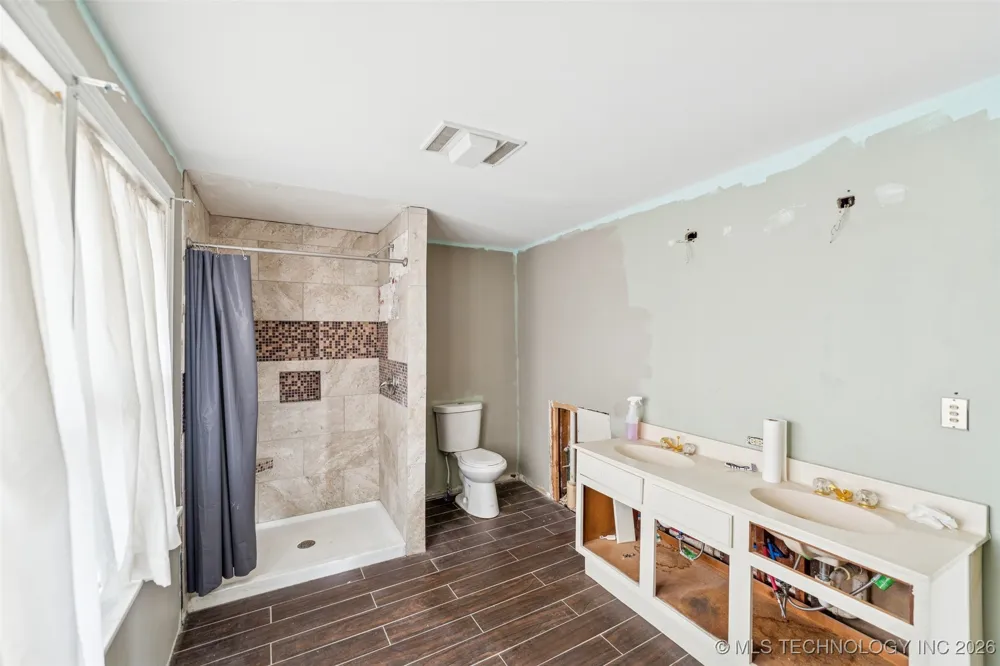 303 Smith Vinita, OK 74301