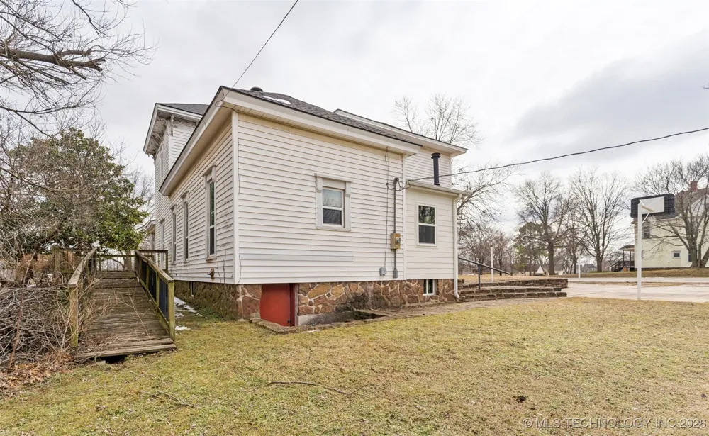 303 Smith Vinita, OK 74301