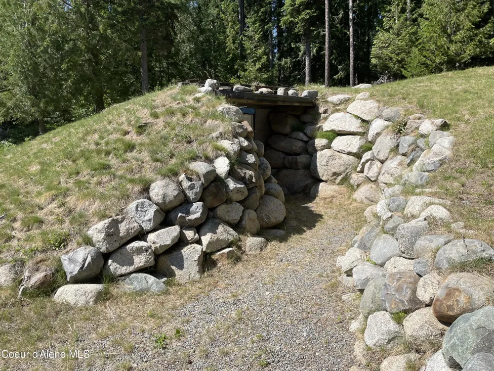 1094 Fortyniner Lane Bonners Ferry, ID 83805