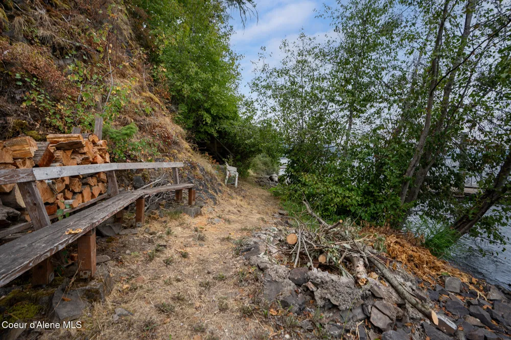 2559 W CLIFFDWELLERS DRIVE Worley, ID 83876
