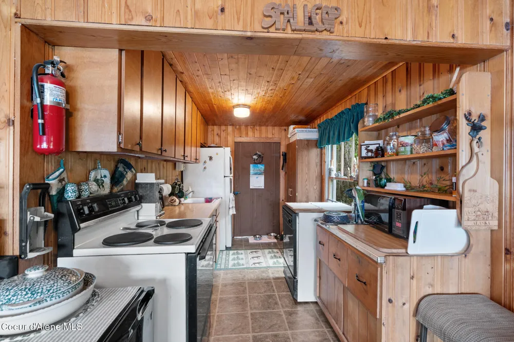 2559 W CLIFFDWELLERS DRIVE Worley, ID 83876