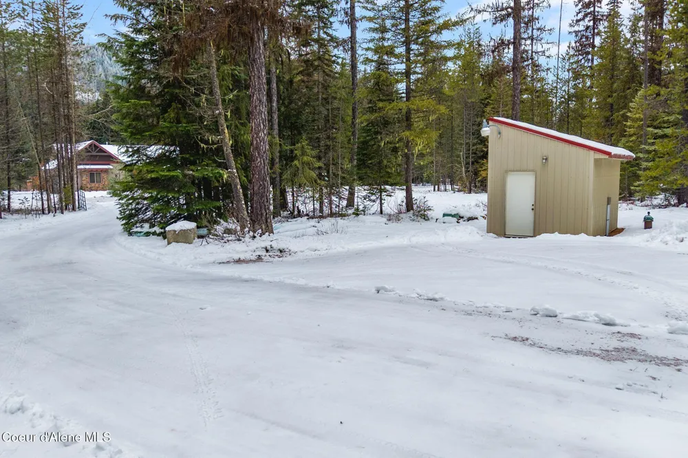 279 Tracy Lane Priest River, ID 83856