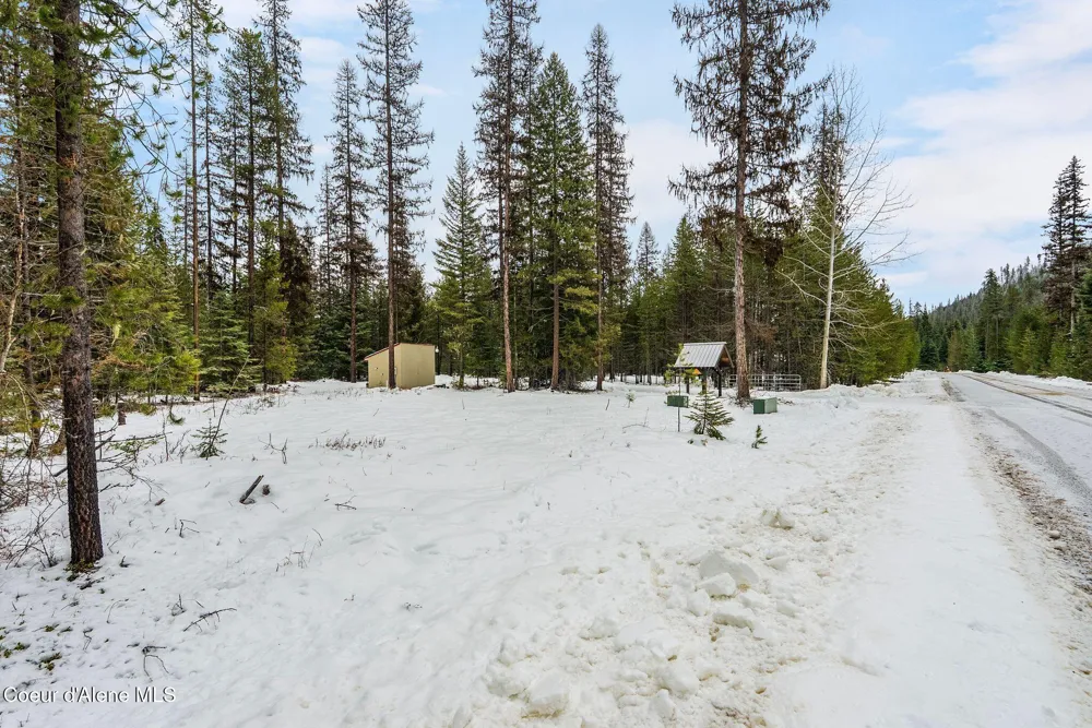 279 Tracy Lane Priest River, ID 83856