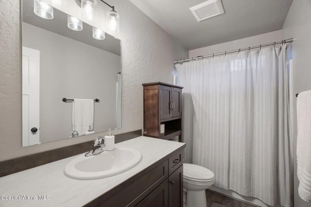 12053 Dufort Road Priest River, ID 83856