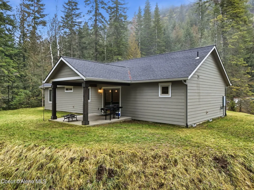 12053 Dufort Road Priest River, ID 83856
