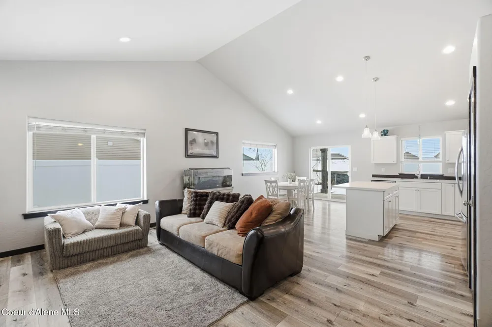 5830 W Irish Drive Rathdrum, ID 83858