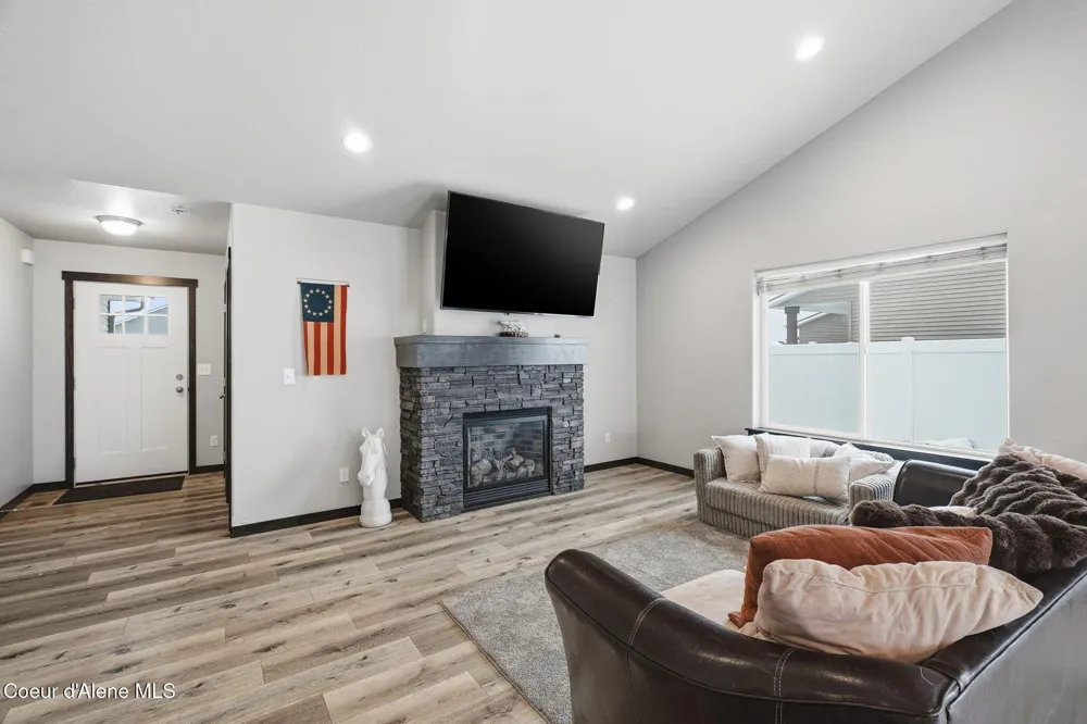 5830 W Irish Drive Rathdrum, ID 83858