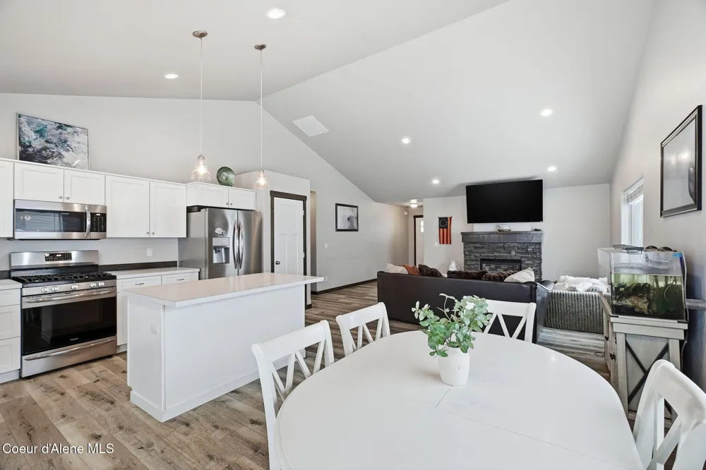 5830 W Irish Drive Rathdrum, ID 83858