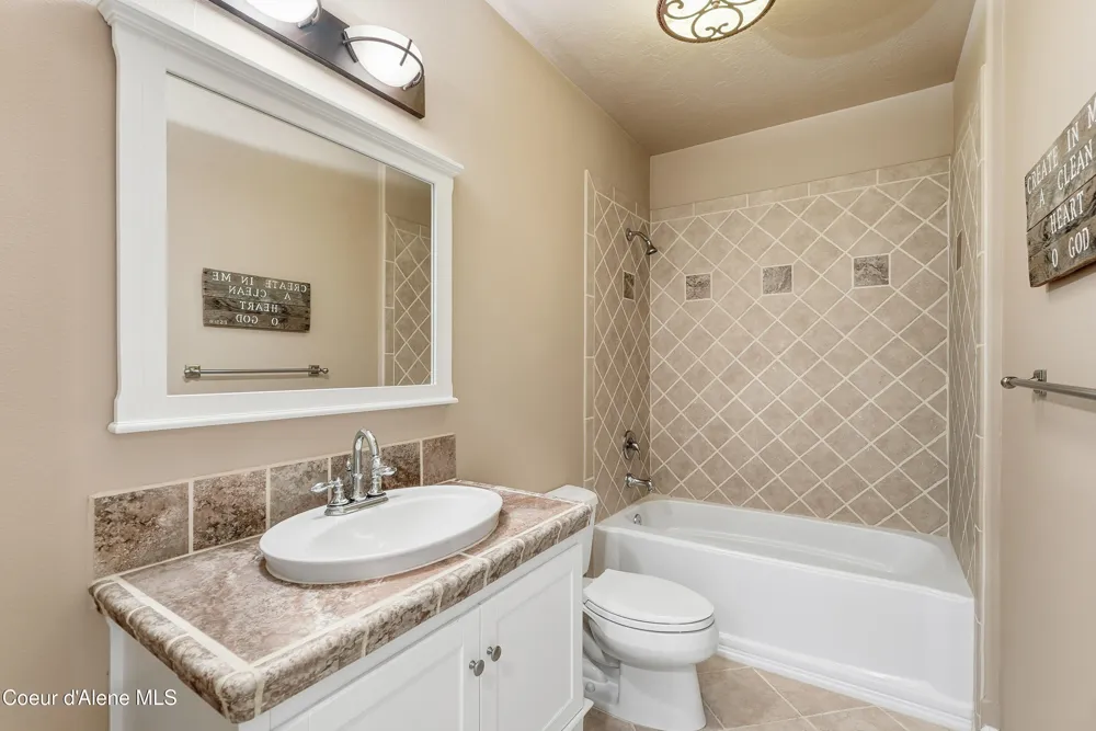 17211 E Rosemont Lane Spokane Valley, WA 99016