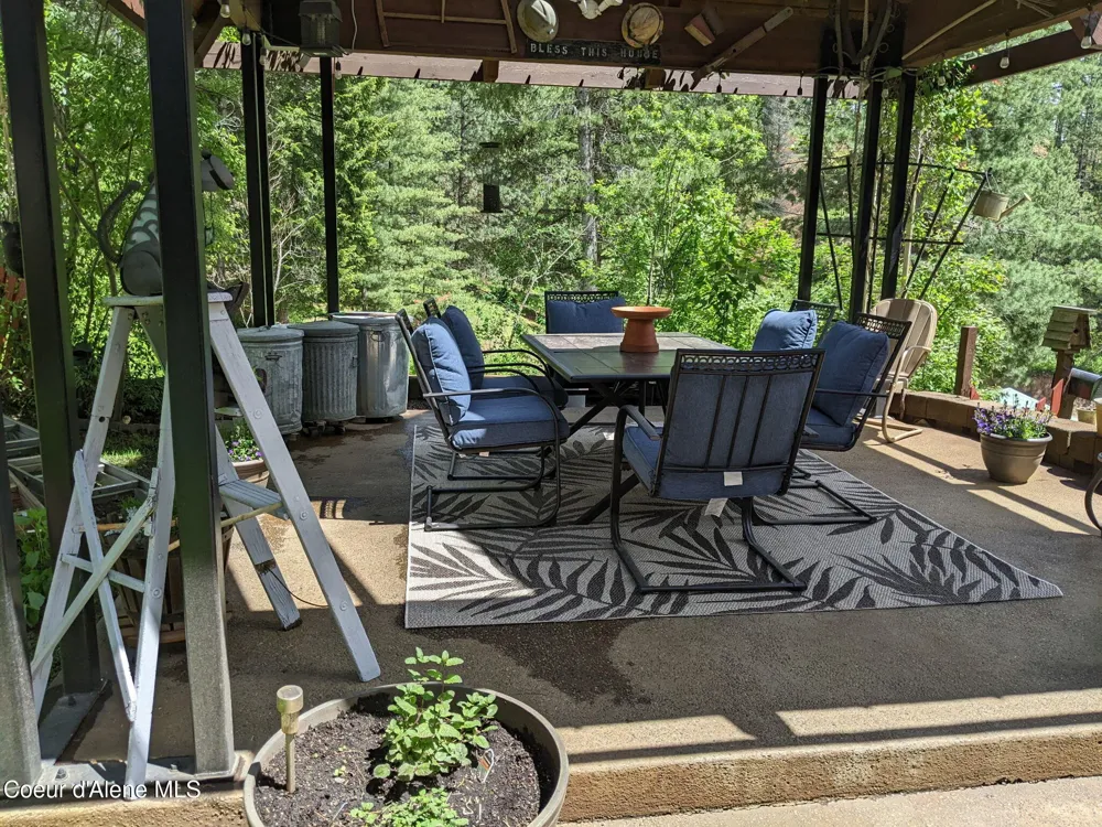 483 Paradise Lane Pinehurst, ID 83850