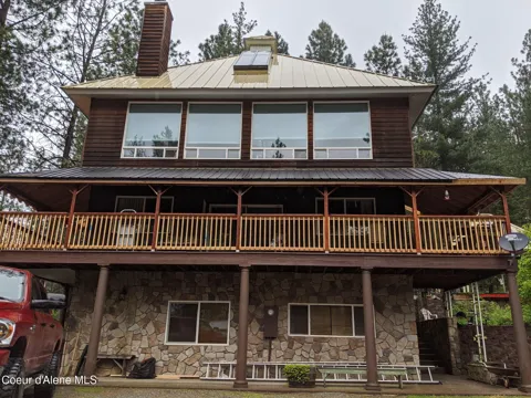 483 Paradise Lane