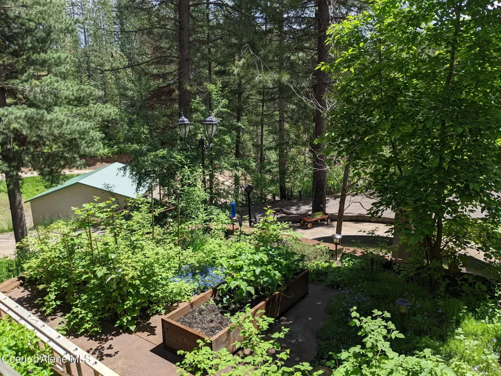 483 Paradise Lane Pinehurst, ID 83850