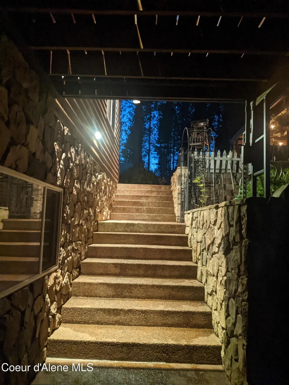 483 Paradise Lane Pinehurst, ID 83850
