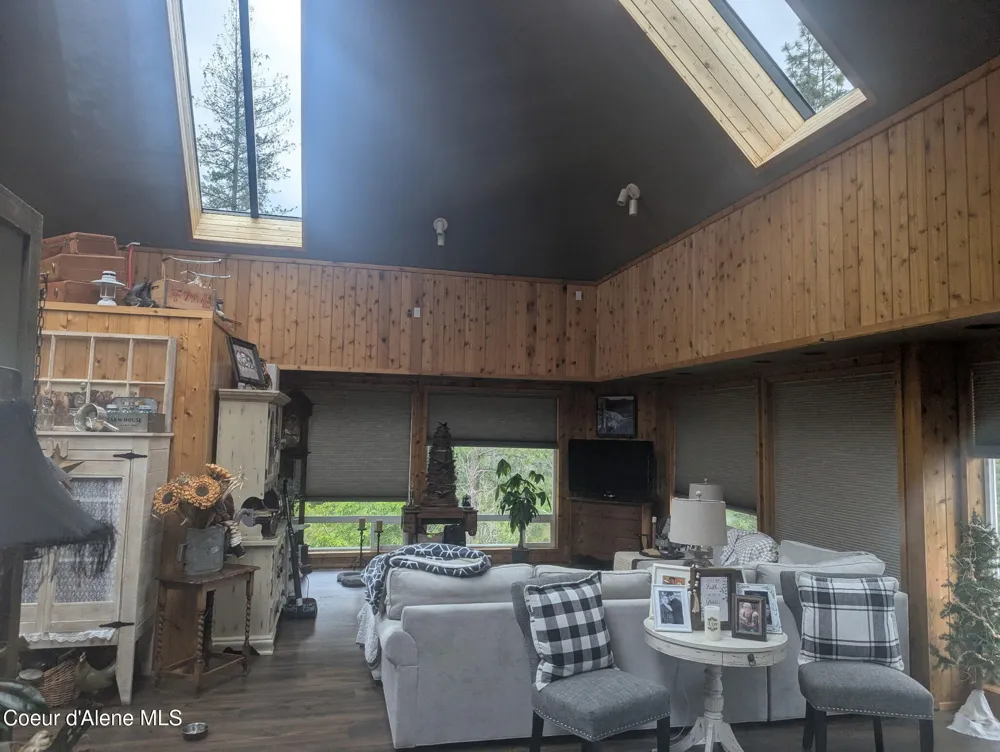 483 Paradise Lane Pinehurst, ID 83850