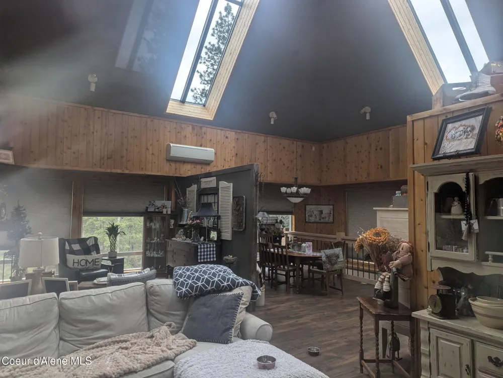 483 Paradise Lane Pinehurst, ID 83850