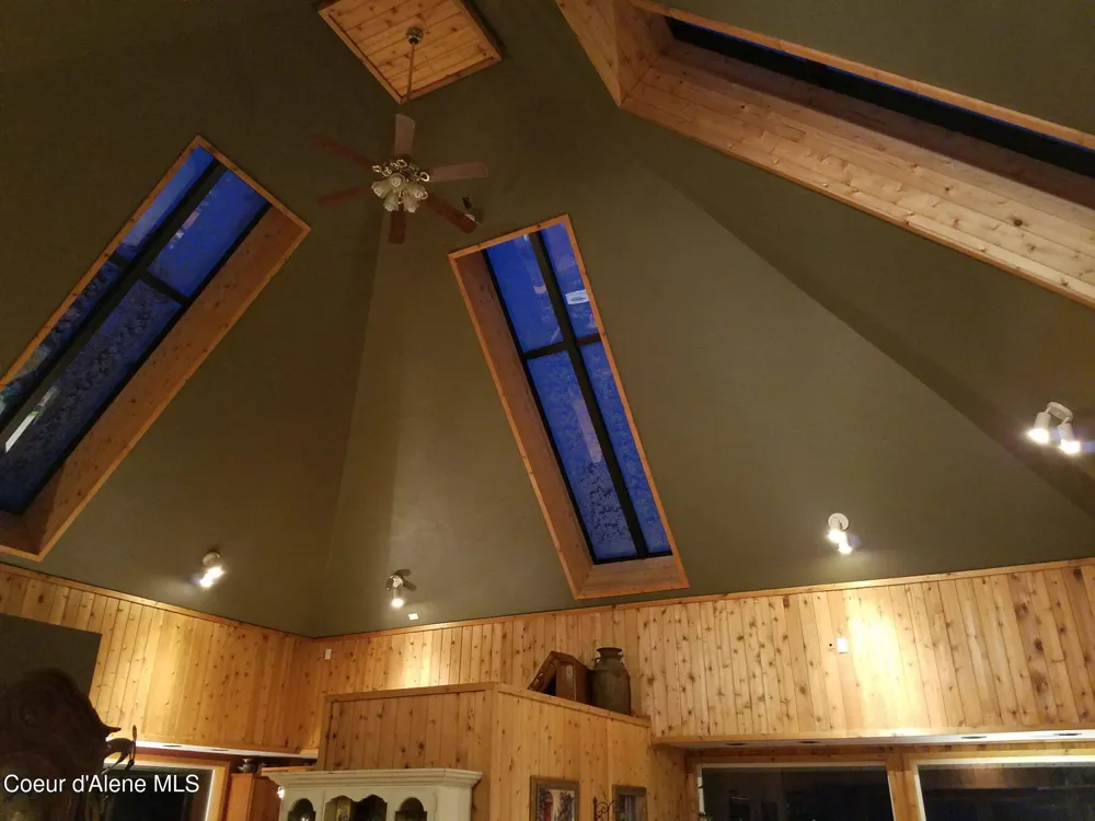 483 Paradise Lane Pinehurst, ID 83850