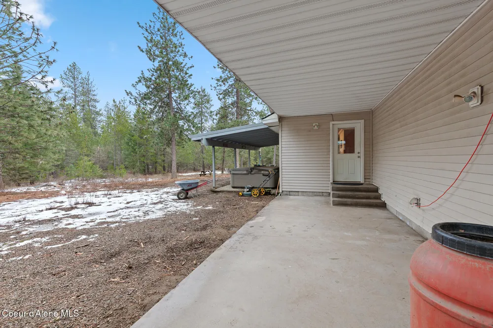 32053 Red Dell Loop Athol, ID 83801