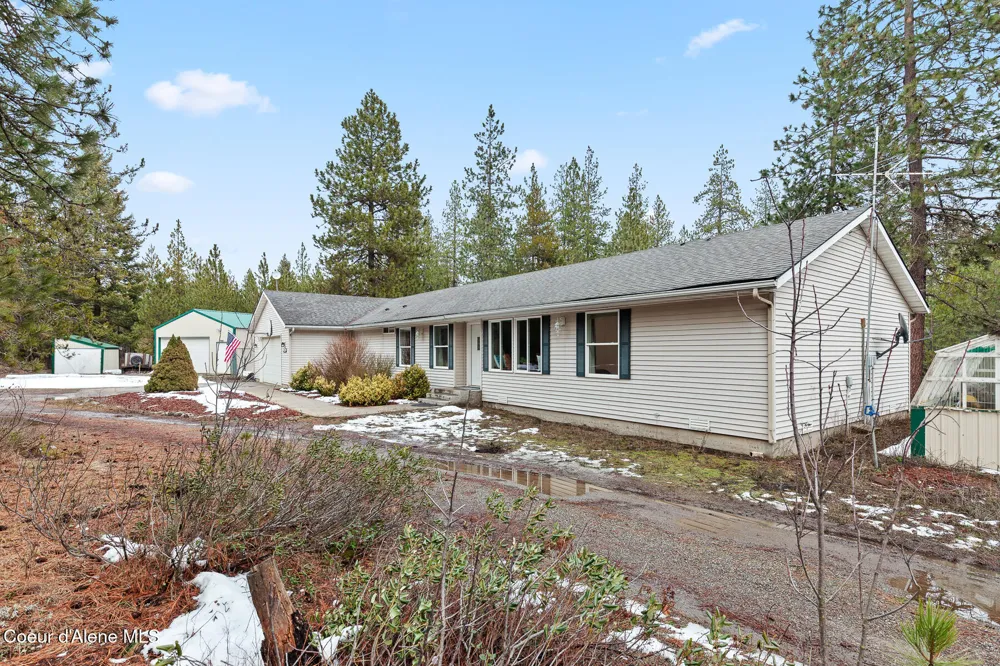 32053 Red Dell Loop Athol, ID 83801