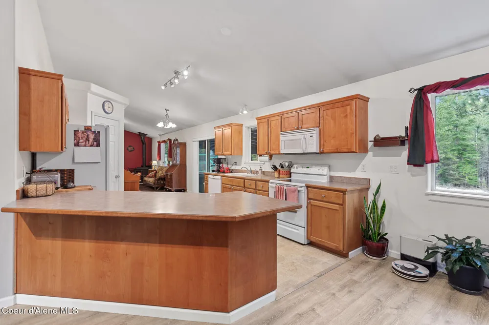 32053 Red Dell Loop Athol, ID 83801