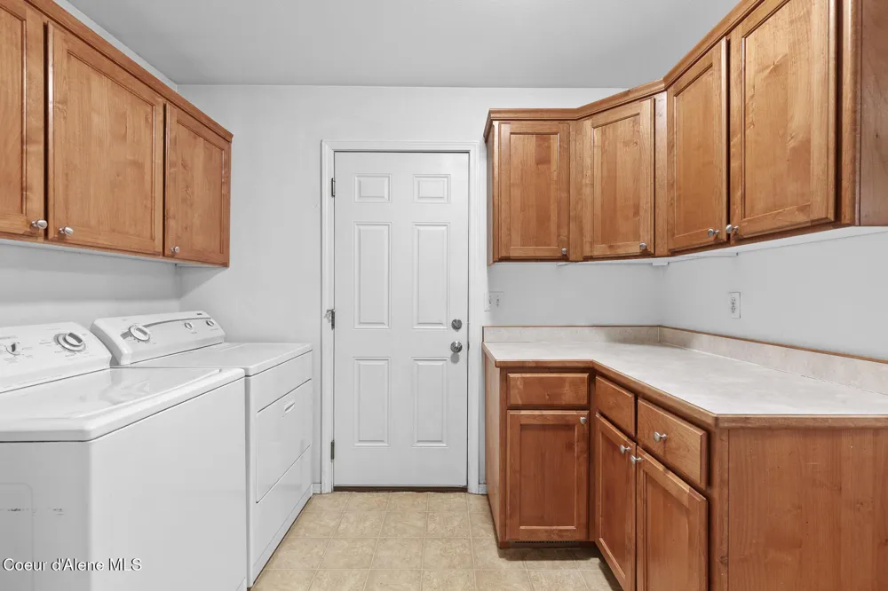 32053 Red Dell Loop Athol, ID 83801