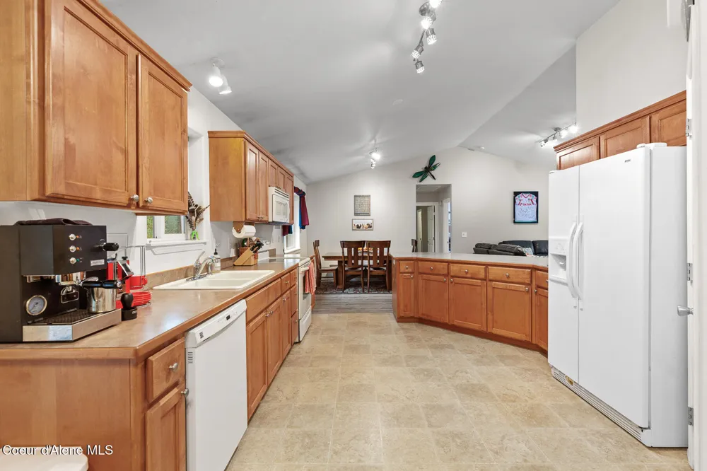 32053 Red Dell Loop Athol, ID 83801