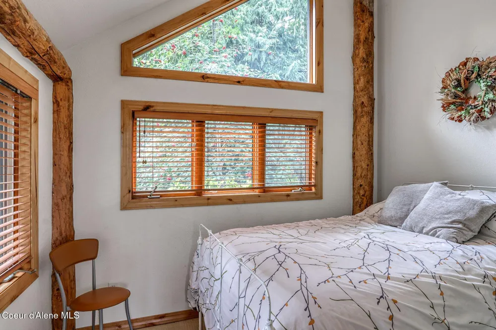 23 W Bay Wood Lane Hope, ID 83836
