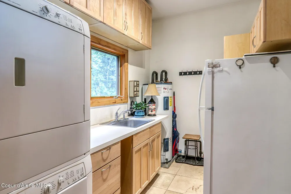 23 W Bay Wood Lane Hope, ID 83836