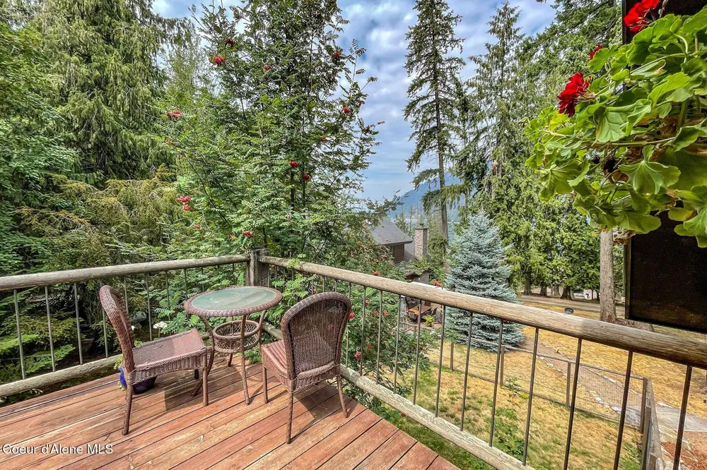 23 W Bay Wood Lane Hope, ID 83836