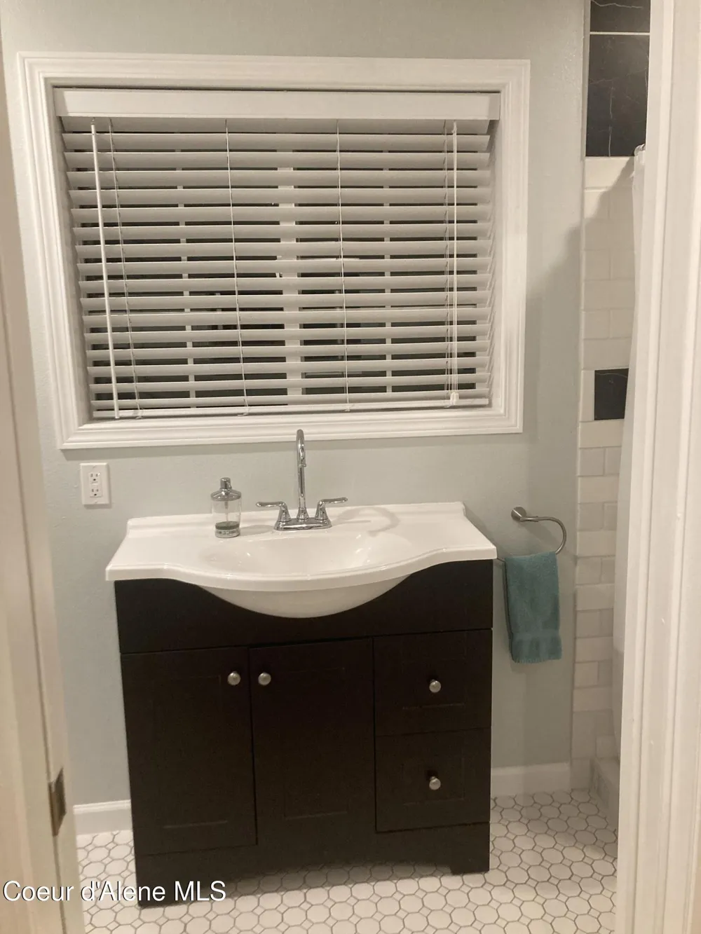 23 W Bay Wood Lane Hope, ID 83836