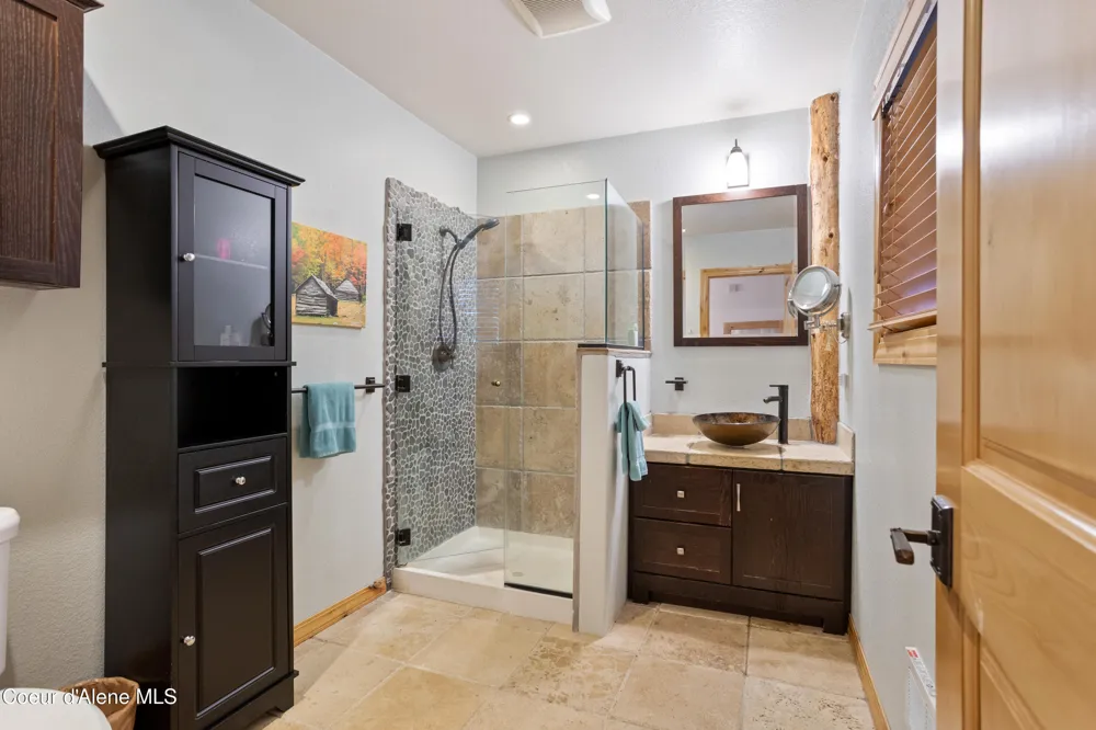 23 W Bay Wood Lane Hope, ID 83836