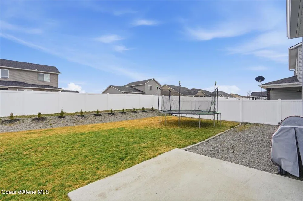 5616 W Lujack Way Rathdrum, ID 83858