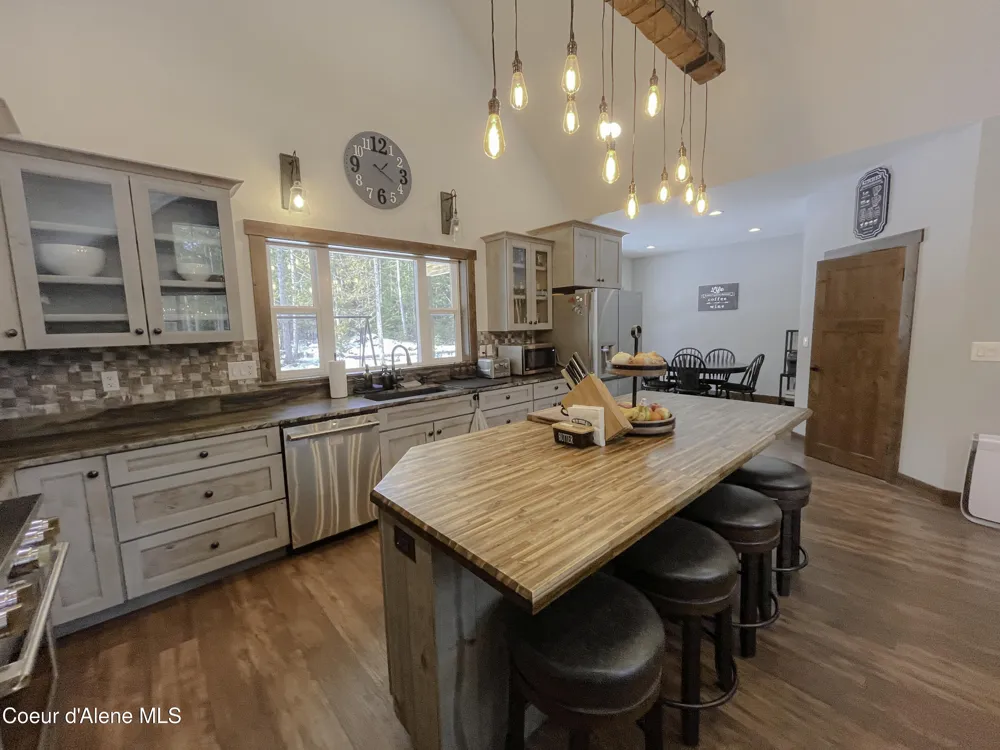 186 Coyote Trail Sandpoint, ID 83864