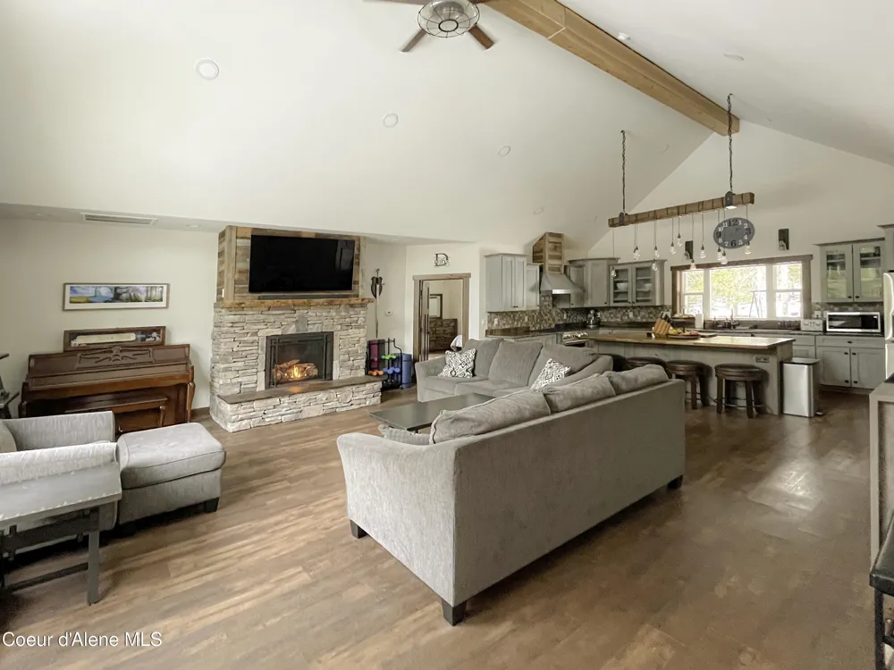 186 Coyote Trail Sandpoint, ID 83864