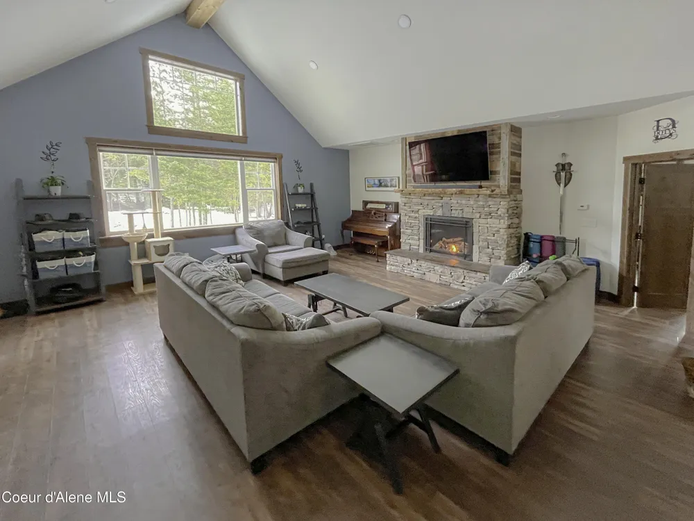 186 Coyote Trail Sandpoint, ID 83864