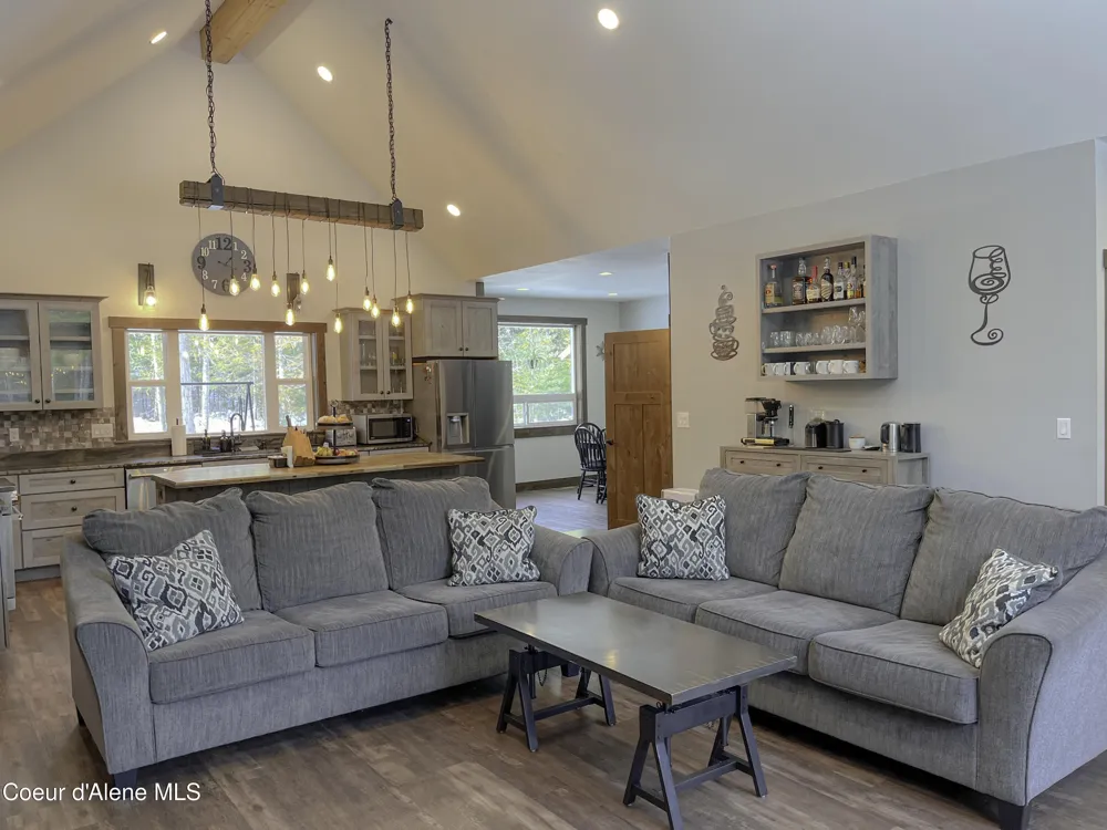186 Coyote Trail Sandpoint, ID 83864