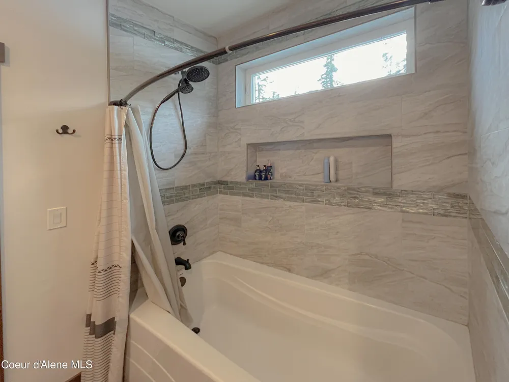 186 Coyote Trail Sandpoint, ID 83864