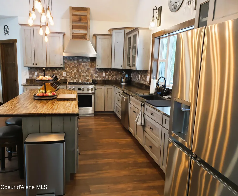 186 Coyote Trail Sandpoint, ID 83864