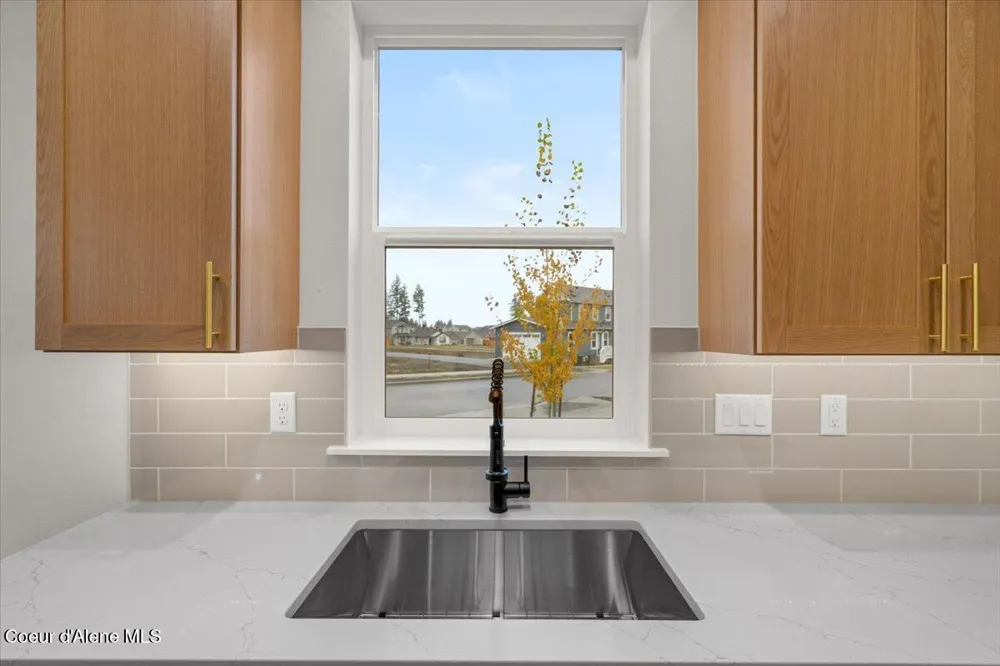 304 E Grosbeak Avenue Hayden, ID 83835