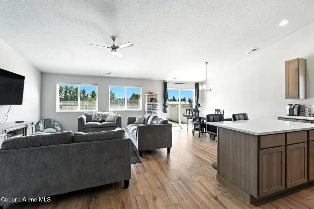 6286 W DAYTON AVENUE Rathdrum, ID 83858