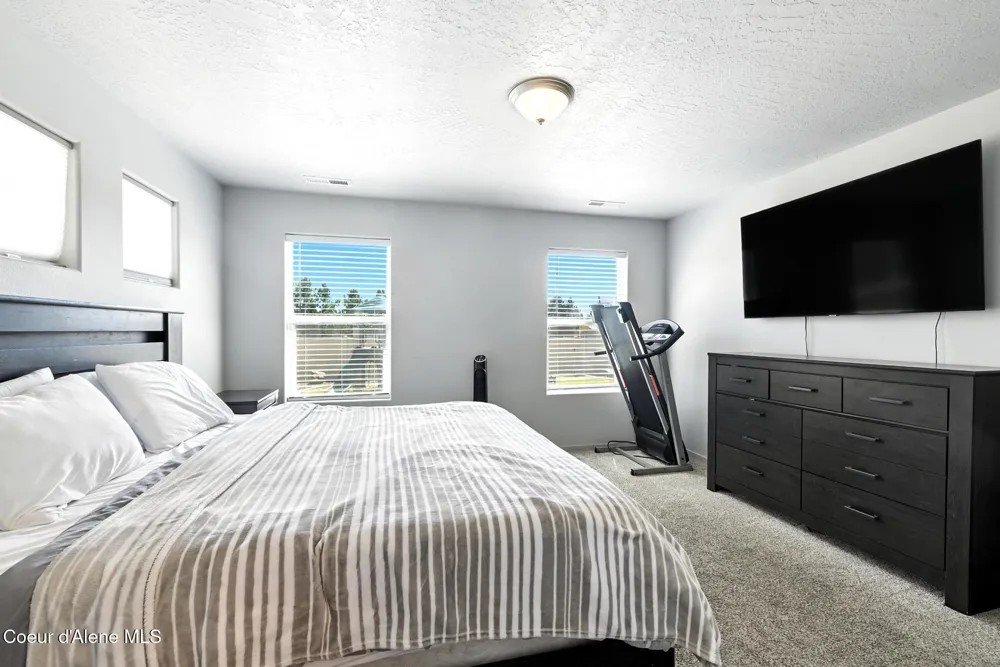 6286 W DAYTON AVENUE Rathdrum, ID 83858