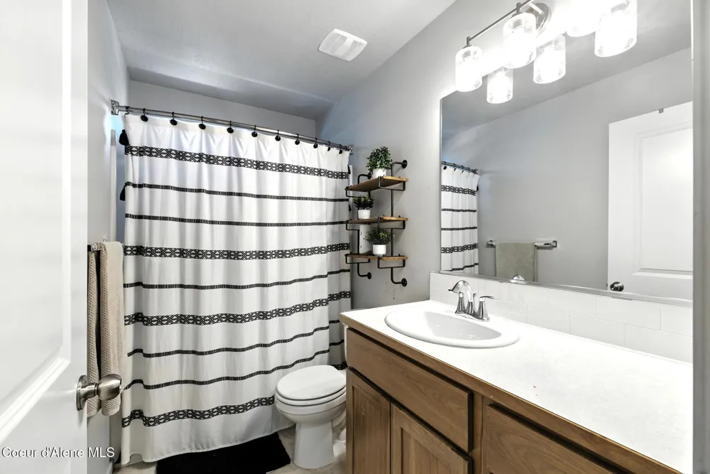 6286 W DAYTON AVENUE Rathdrum, ID 83858