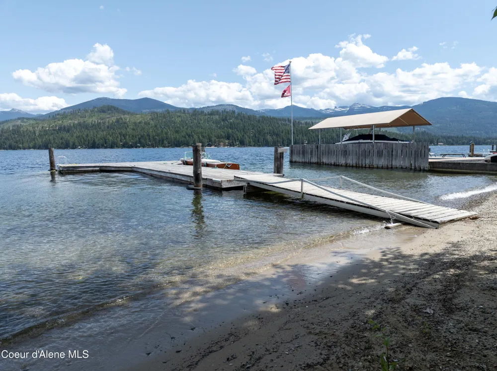 733 Hagman Road Nordman, ID 83848