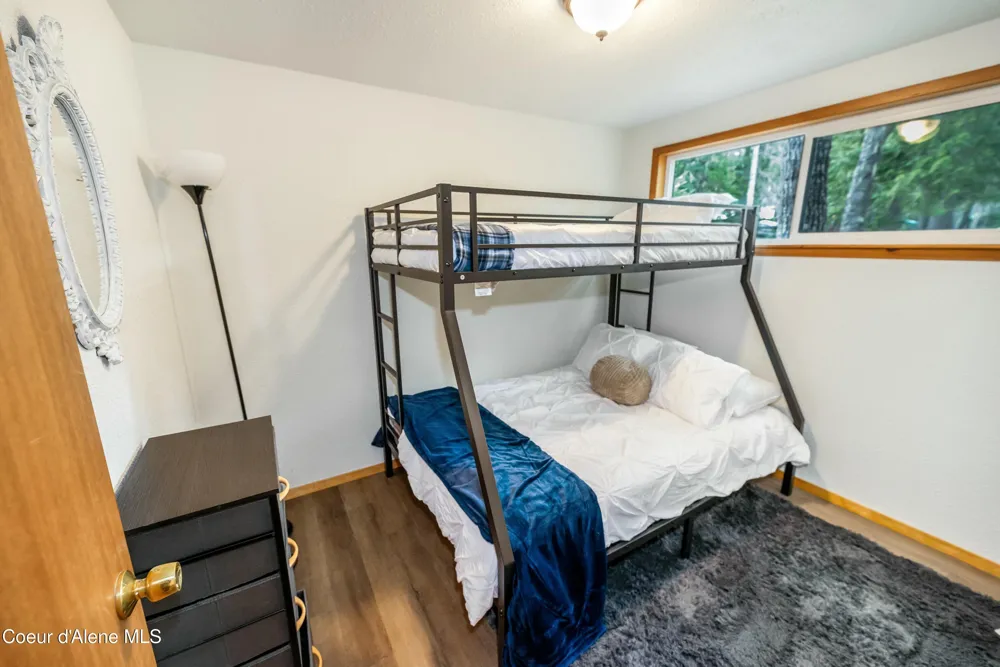 733 Hagman Road Nordman, ID 83848