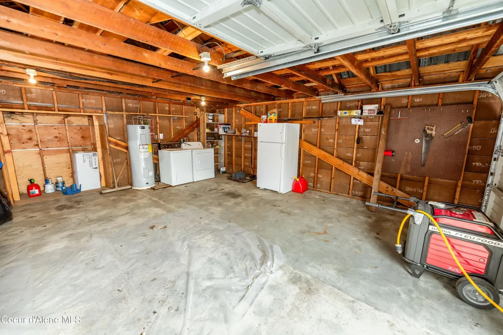 733 Hagman Road Nordman, ID 83848