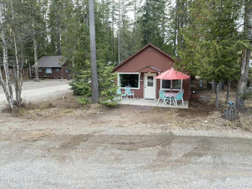 733 Hagman Road Nordman, ID 83848