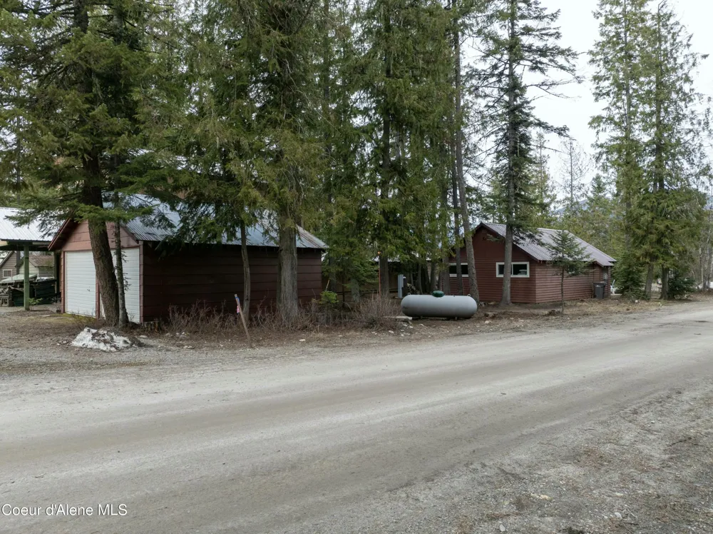 733 Hagman Road Nordman, ID 83848